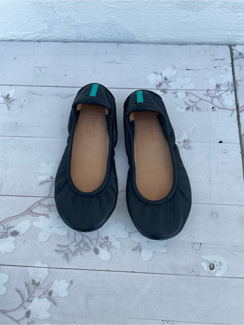 Tieks Black Ballet Flats with Teal Pull Tab